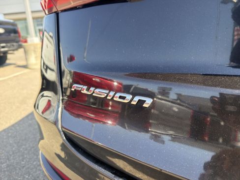Used 2020 Ford Fusion SE FWD image 16