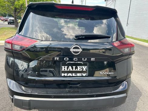 Used 2024 Nissan Rogue SV AWD/4WD image 5