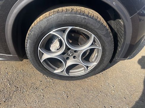 Used 2022 Alfa Romeo Stelvio Ti image 25