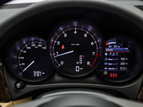 Certified 2025 Porsche Macan image 29