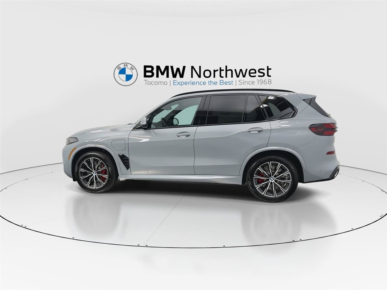 New 2026 BMW X5 xDrive50e w/ M Sport Package AWD/4WD image 11