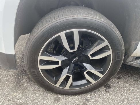 Used 2019 Chevrolet Suburban Premier image 9