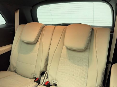 Used 2025 Mercedes-Benz GLS 450 4MATIC w/ AMG Line Exterior image 43