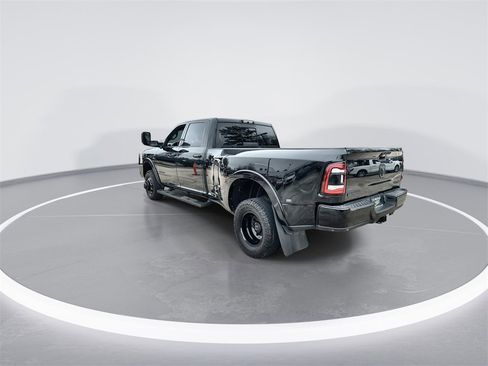 Used 2021 RAM 3500 Laramie w/ Night Edition image 6