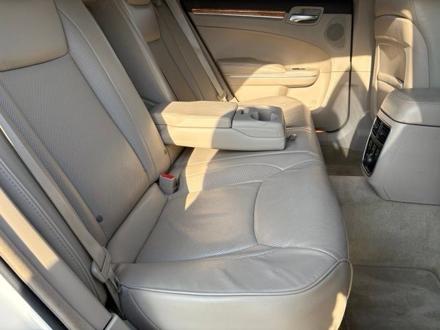 Used 2013 Chrysler 300 C w/ Light Group RWD image 18