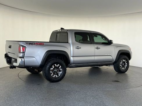 Used 2020 Toyota Tacoma TRD Off-Road AWD/4WD image 3