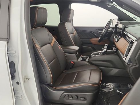 Used 2023 GMC Canyon AT4 w/ LPO, Sports Bar Package image 33