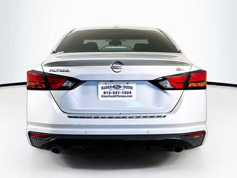 Used 2023 Nissan Altima 2.5 SR w/ SR Premium Package FWD image 5