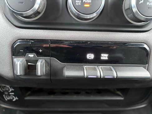 Used 2024 RAM 3500 Big Horn image 31