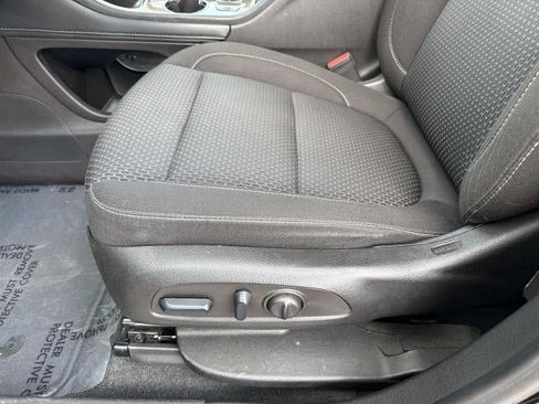 Used 2022 GMC Acadia SLE w/ Driver Convenience Package FWD image 15