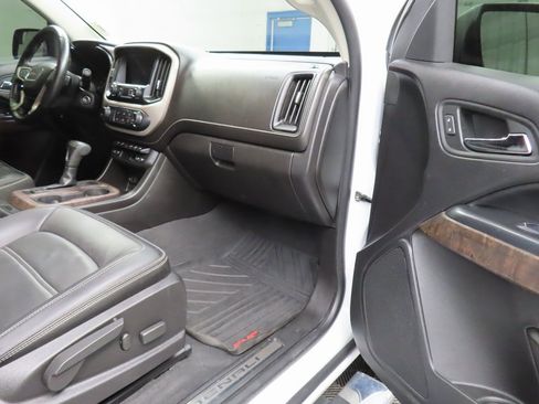 Used 2021 GMC Canyon Denali image 25
