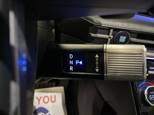 Used 2025 Hyundai Santa Fe Limited AWD/4WD image 20