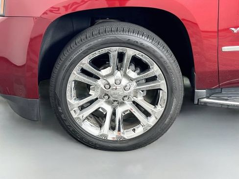 Used 2017 GMC Yukon SLT w/ Premium Edition AWD/4WD image 30