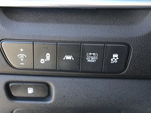 Used 2022 Kia Niro EX Premium image 12