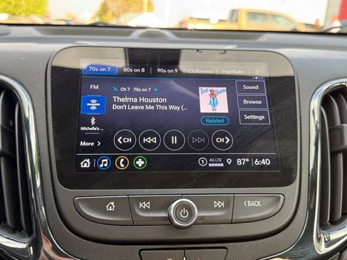 Used 2023 Chevrolet Equinox RS w/ RS Leather Package image 19