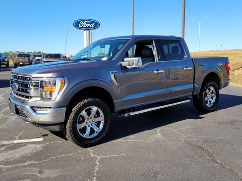 Used 2023 Ford F150 Lariat w/ Max Trailer Tow Package image 3