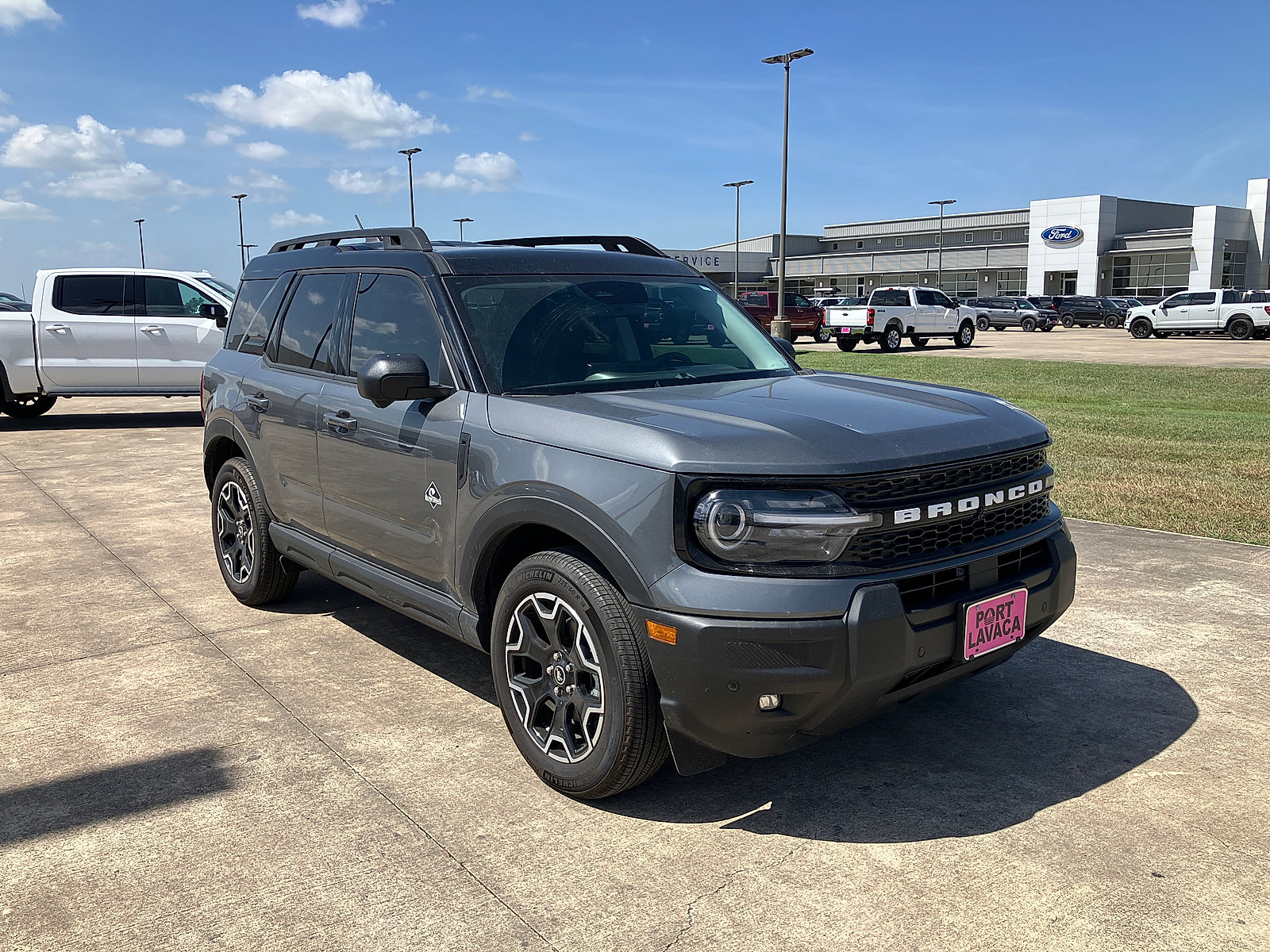 Used 2025 Ford Bronco Sport Outer Banks w/ Outer Banks Tech Package+ AWD/4WD image 1