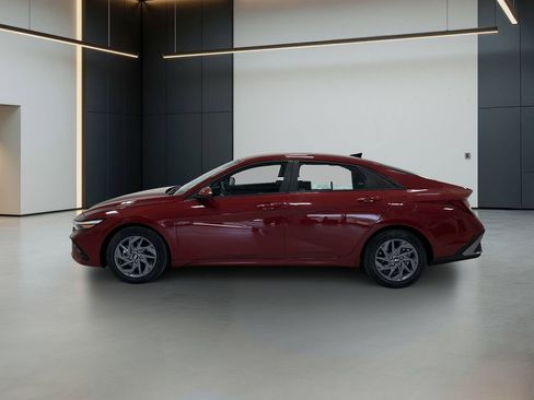 Certified 2024 Hyundai Elantra SEL FWD image 2