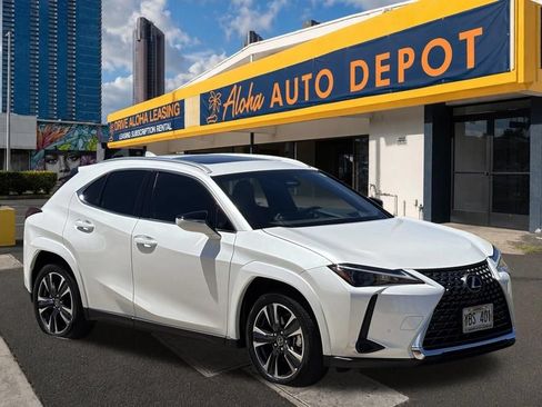 Used 2025 Lexus UX 300h AWD image 4