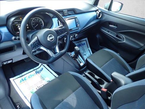 Used 2025 Nissan Versa SV FWD image 9