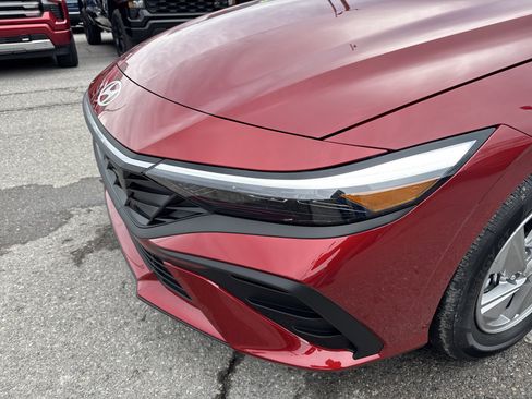 New 2026 Hyundai Elantra SE image 10