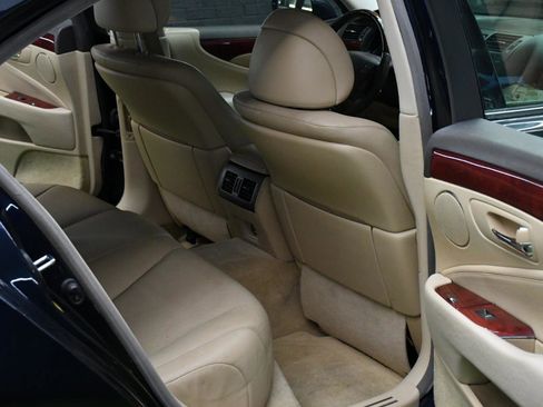 Used 2007 Lexus LS 460 Luxury Sedan image 33