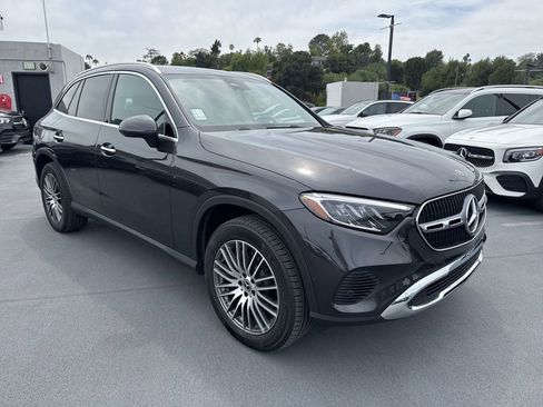 Used 2026 Mercedes-Benz GLC 300 image 3