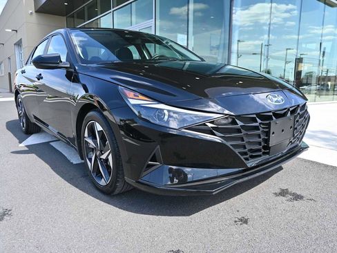 Certified 2023 Hyundai Elantra SEL w/ Convenience Package FWD image 4