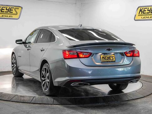 Used 2025 Chevrolet Malibu RS FWD image 2