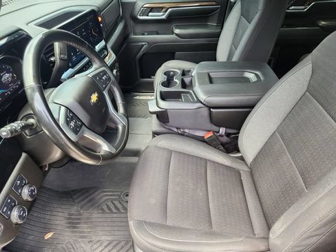 Used 2024 Chevrolet Silverado 1500 LT AWD/4WD image 14