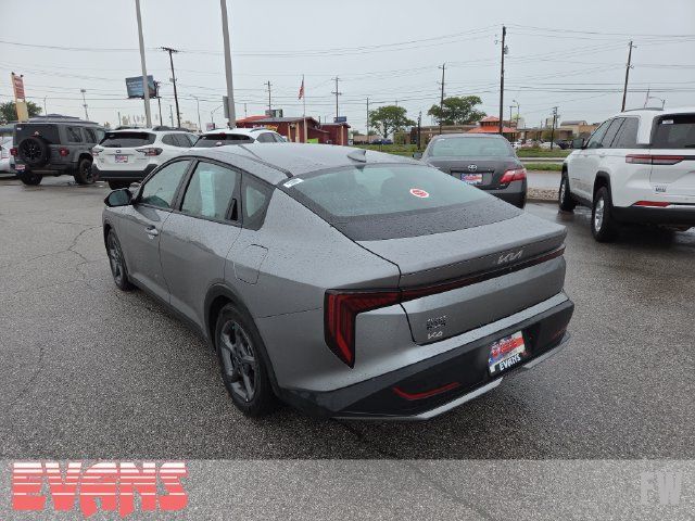 Used 2025 Kia K4 FWD image 26