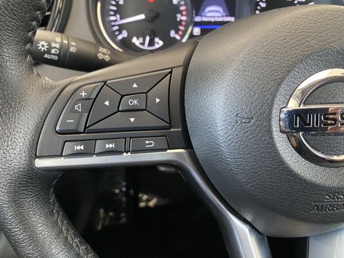 Used 2019 Nissan Rogue SL w/ Premium Package AWD/4WD image 6