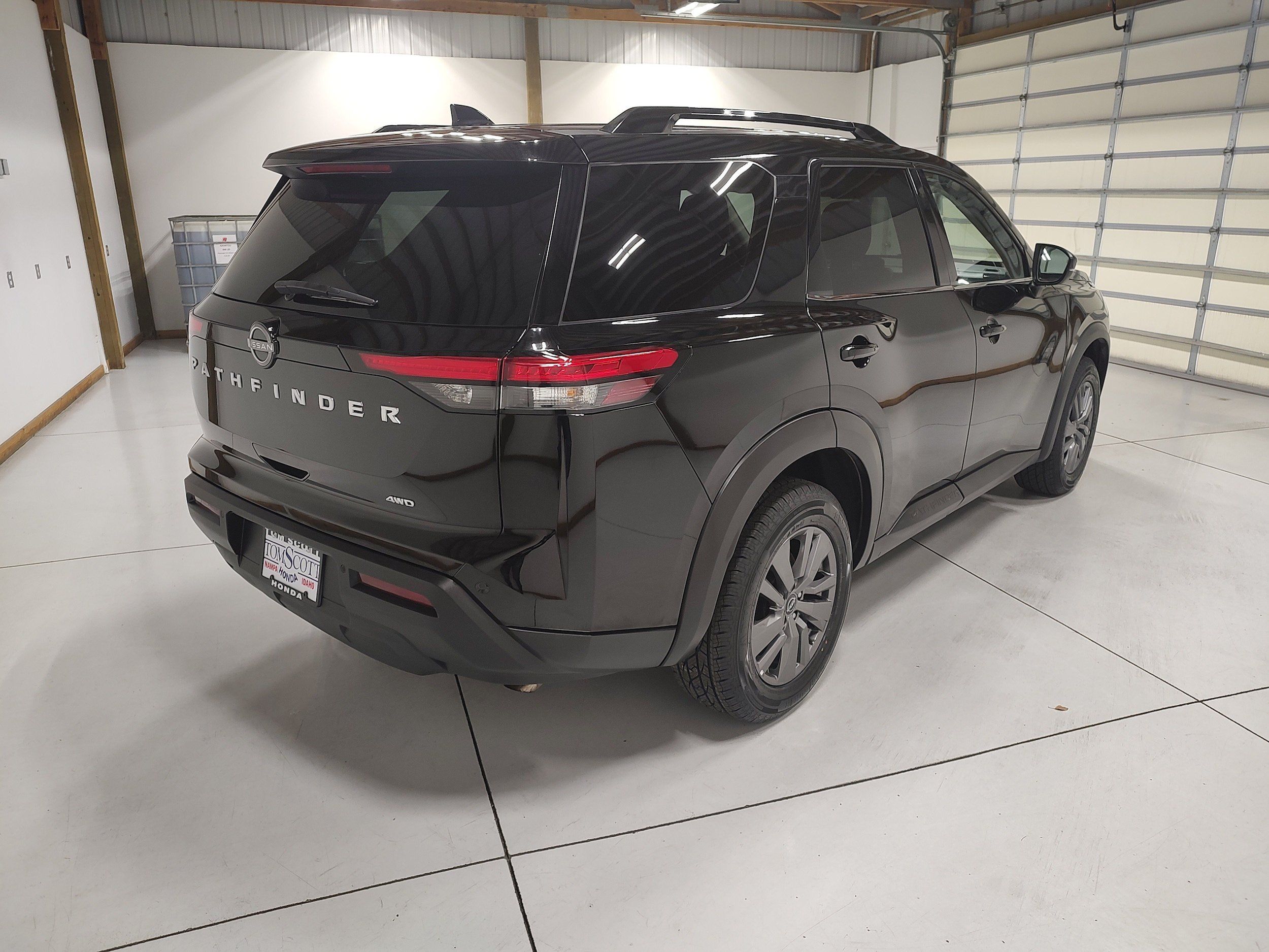 Used 2025 Nissan Pathfinder SV AWD/4WD image 13