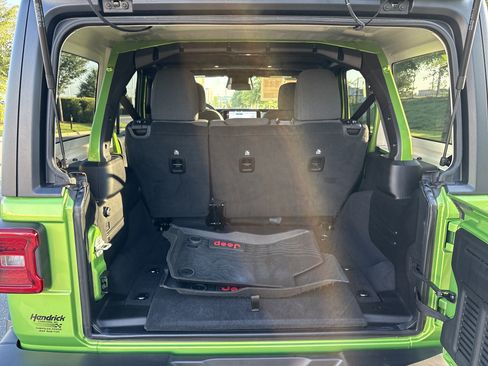 Used 2025 Jeep Wrangler Unlimited Sport AWD/4WD image 34