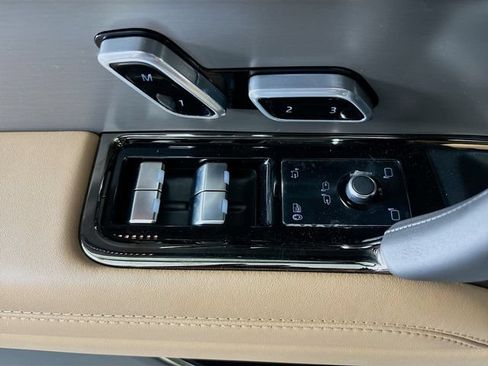 New 2026 Land Rover Range Rover Sport SE AWD/4WD image 19
