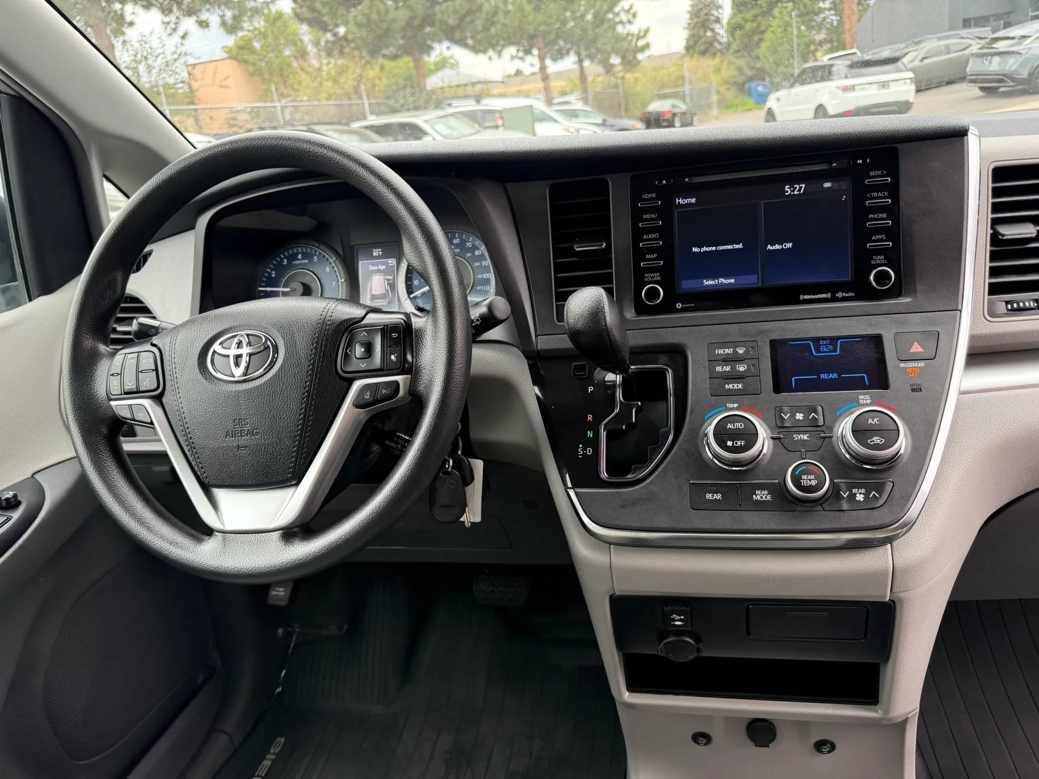 Used 2019 Toyota Sienna LE FWD image 29