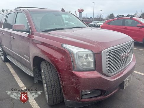 Used 2016 GMC Yukon XL Denali image 12
