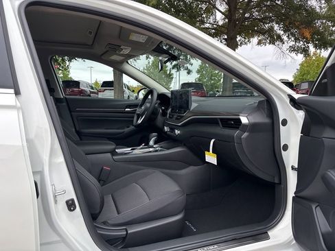 New 2025 Nissan Altima 2.5 SV w/ SV Special Edition Package image 17