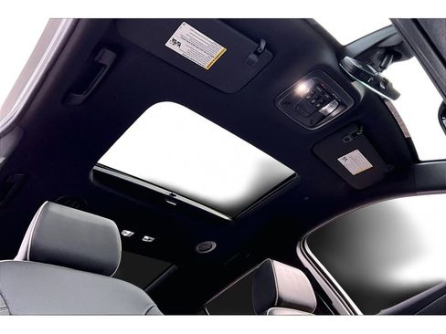 Used 2023 Chevrolet Traverse Premier w/ Redline Edition image 27