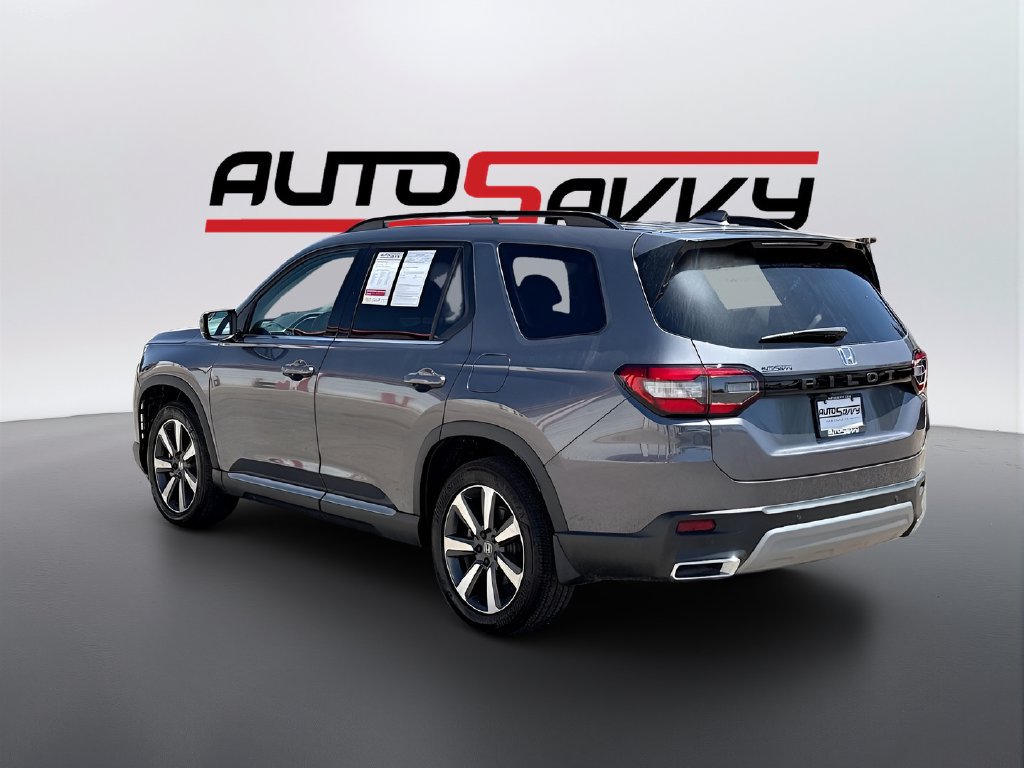 Used 2025 Honda Pilot Touring image 5