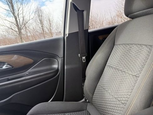 Used 2021 GMC Terrain SLE w/ Driver Convenience Package image 29