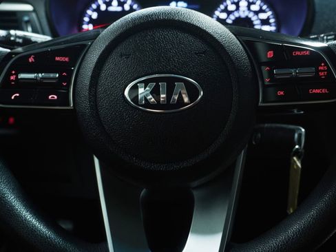 Used 2019 Kia Optima LX image 16