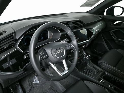 Certified 2025 Audi Q3 2.0T Premium image 4