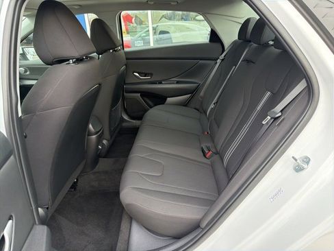 Certified 2024 Hyundai Elantra SEL w/ Convenience Package image 30