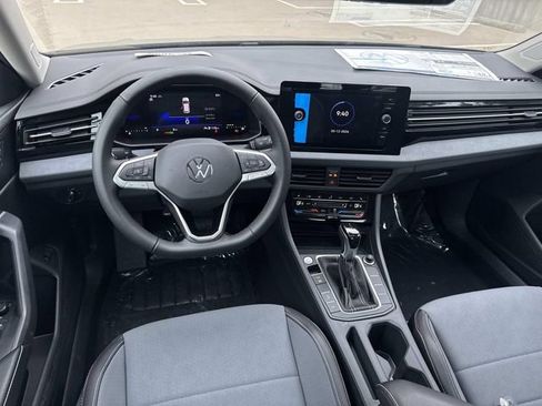 New 2026 Volkswagen Jetta SE FWD image 7