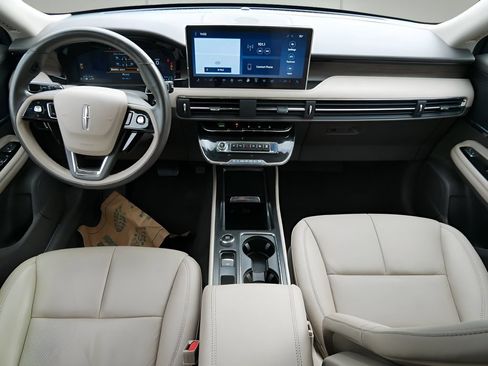 Used 2024 Lincoln Corsair Reserve FWD image 12
