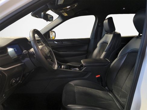 Used 2023 Jeep Grand Cherokee L Altitude image 12