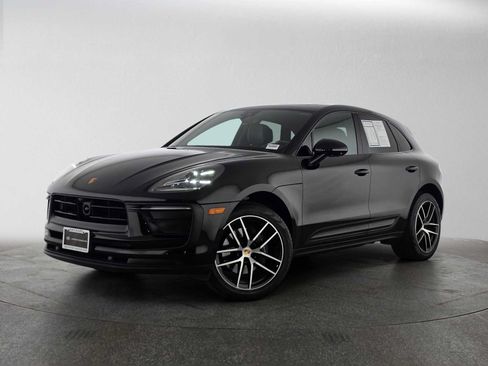 Used 2024 Porsche Macan AWD/4WD image 1