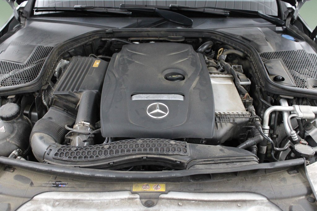 Used 2018 Mercedes-Benz C 300 Sedan image 41