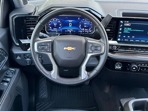 Used 2023 Chevrolet Silverado 1500 LT AWD/4WD image 15